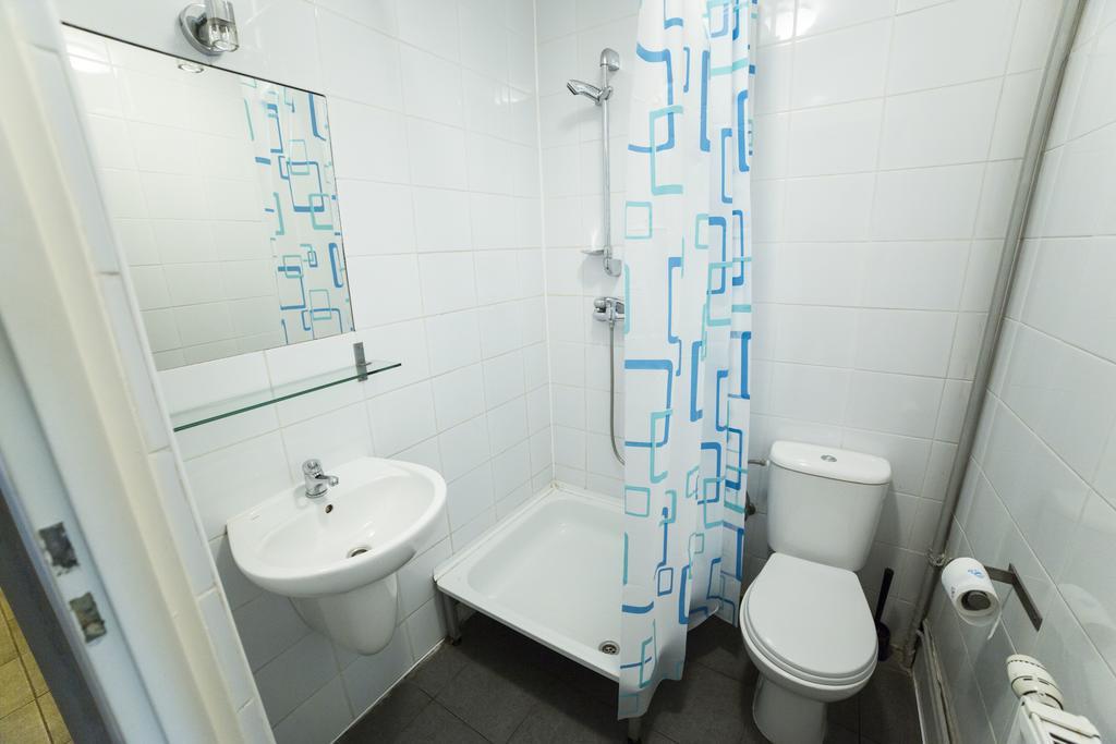 Koedukacyjny pokój wieloosobowy (6 osób)